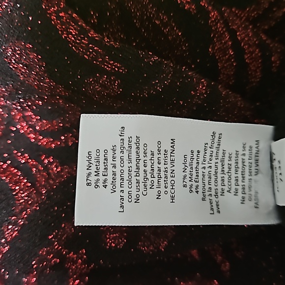 Large Irma Red and Black - Metalic Thread - Picture 6 of 6